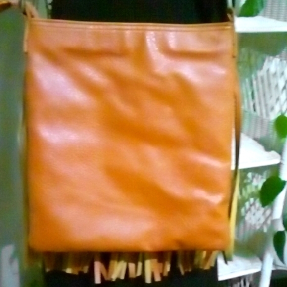 Roxy Leather w Fringe Crossbody/Shoulder Bag Signature Embossed Lt Brn Like New - Picture 3 of 8